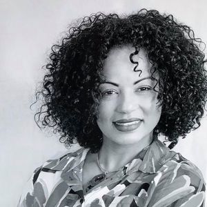 Meet your Posher, Raquel